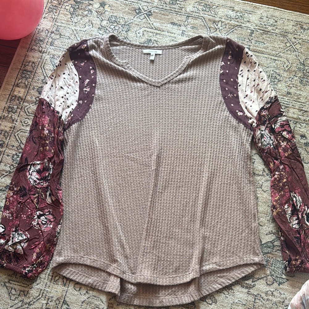 Women's Floral Sleeve Top